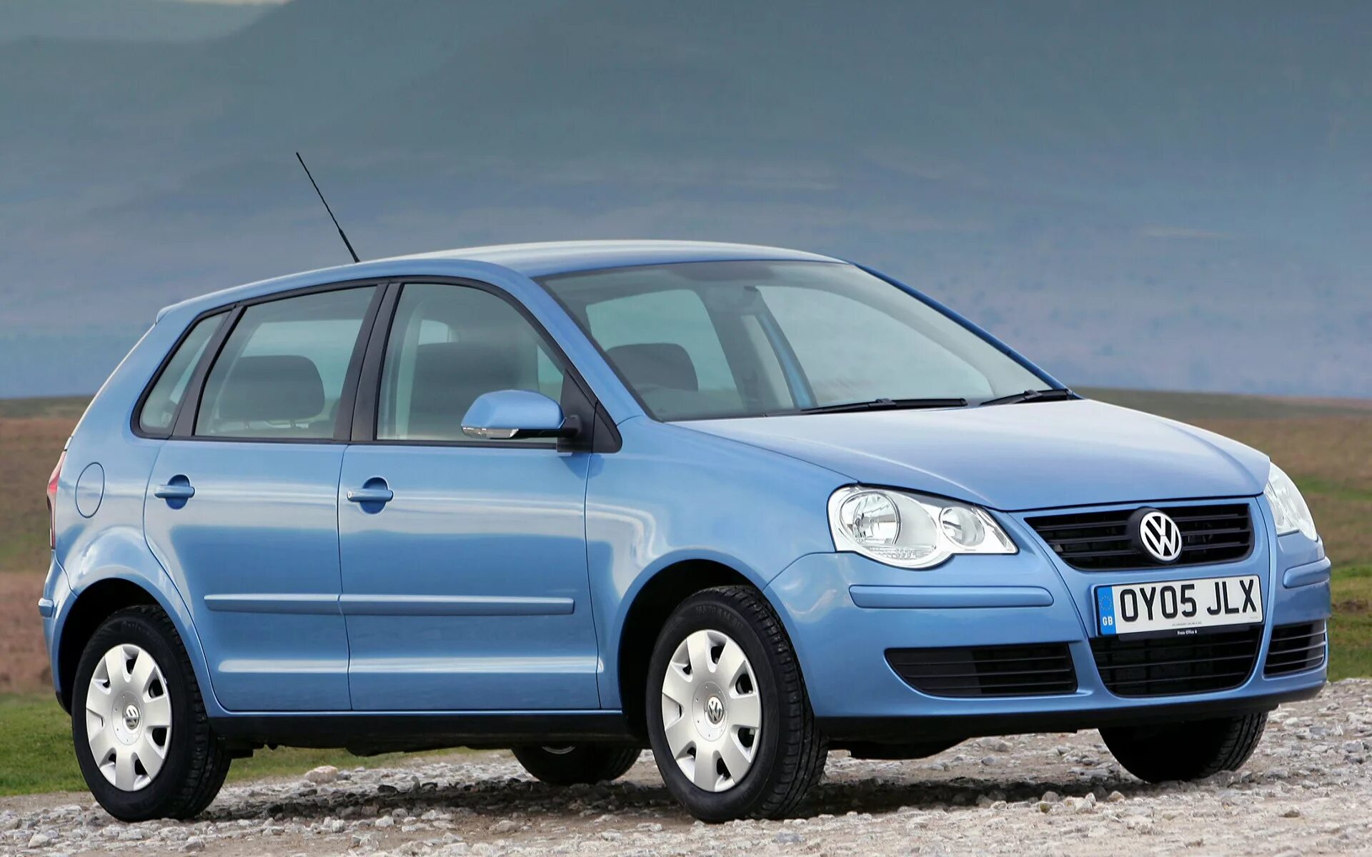 Volkswagen polo 3 door. Фольксваген поло 2006. Фольксваген поло 4 поколения. Фольксваген аргус. Поло 4 буквы.