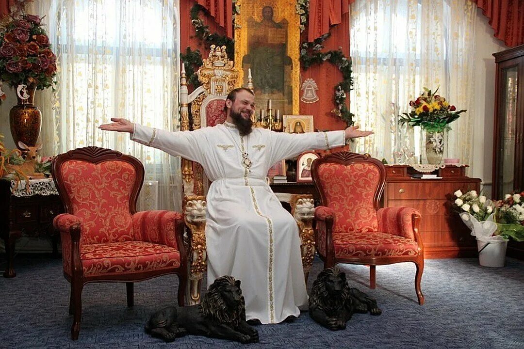 Монастырь святого сердца в риме. Патриархи русская православная церковь. Церковь роскошь. Собор петра и павла в вильнюсе фото. Патриарх питирим.