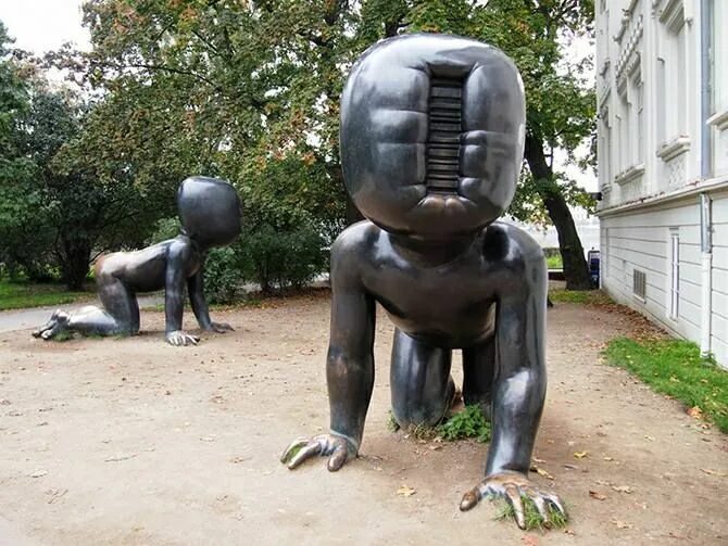 Необычные памятники