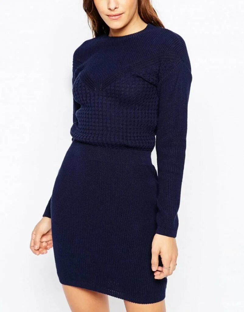 Платье трикотажное. Платье двухцветное комбинированное черно белое. Красное вязаное платье. Платье кос. Вязаные длинные платья косами.