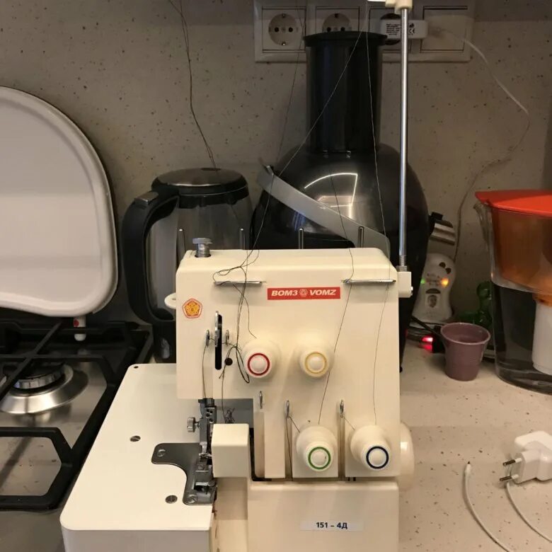 Оверлок вомз. Иглы для оверлока вомз 151-4д. Оверлок вомз 151-4д ремень. Иглы для оверлока вомз 151-4д. Оверлок трехниточный вомз 151.