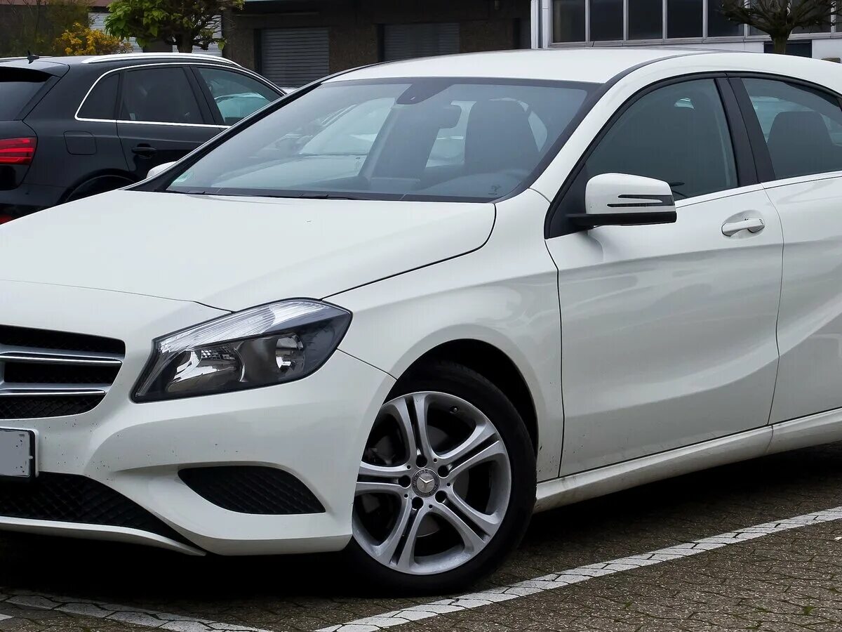 Самый дешевый класс мерседес. Mercedes benz w176. Mercedes benz a180 w176. Мерседес а180 w176. Модель машины мерседес w176.