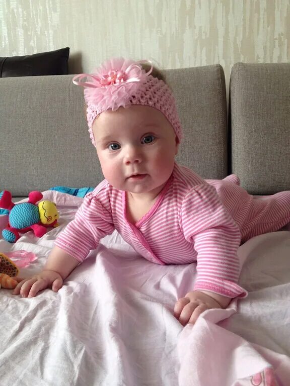 5 месяцев ребенку. восьмимесячный ребенок. 7 месяцев ребенку. 7 месячный ребенок девочка. фото малышей.