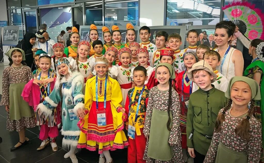 работа дома дружбы. домик для презентации. сыктывкар дом дружбы новости. дом дружбы народов магнитогорск. сгпк имени куратова официальный сайт.