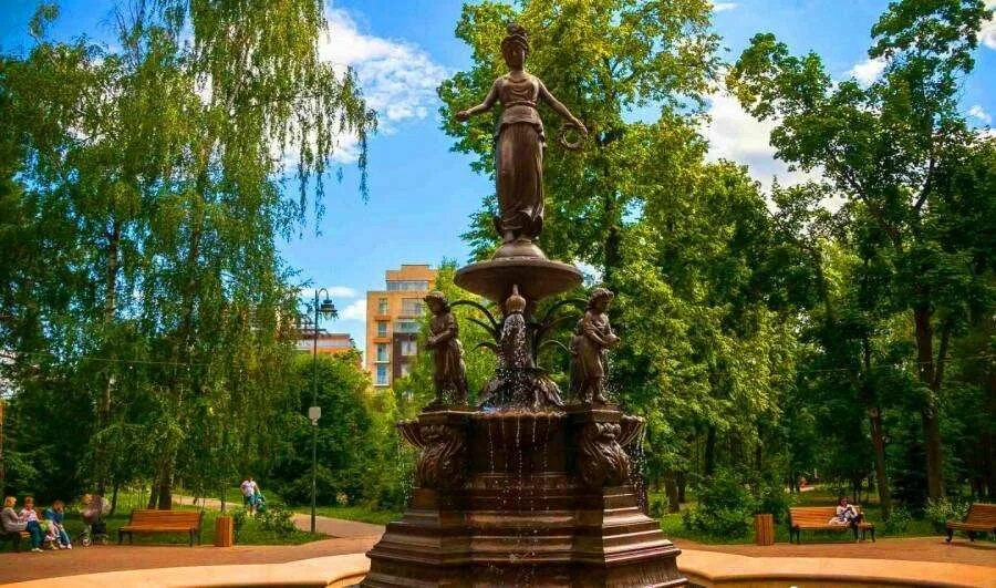 Лядской сад казань фонтан. Памятник гавриилу державину в казани. Лядской садик казань. Республика татарстан казань лядской сад лядской сад. Лядской садик казань.