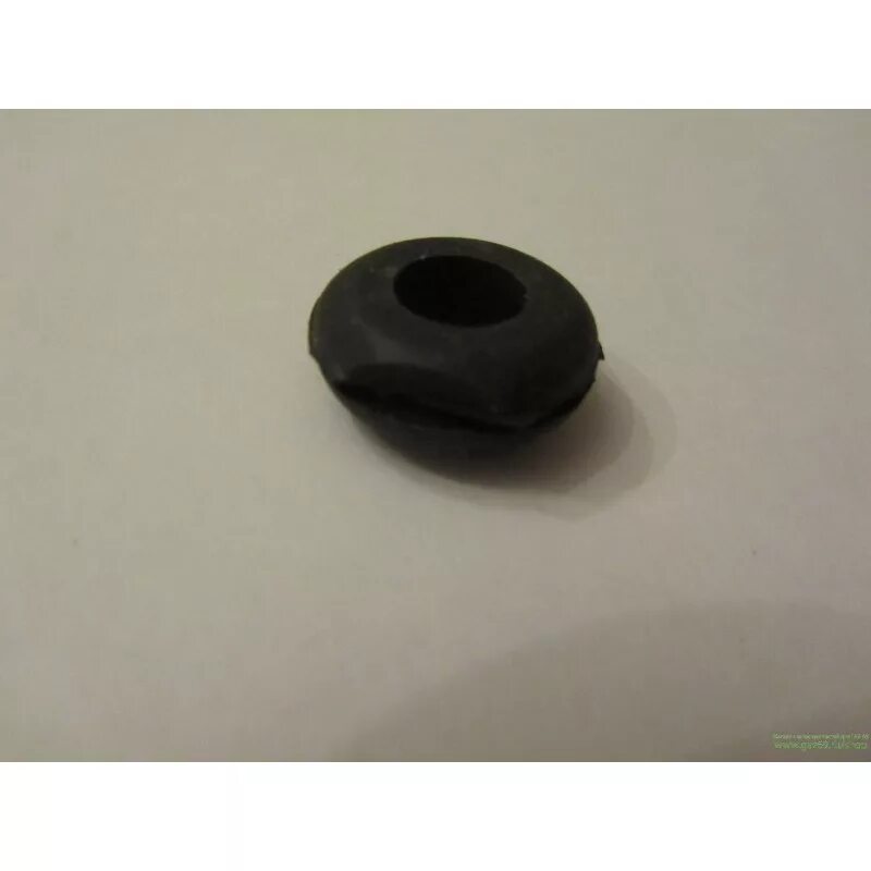 Втулка уплотнительная. 17634 уплотнительная втулка. Втулка уплотнительная резиновая змз-511. Toyota 90480-24439. Втулка уплотнительная для ввода жгута проводов газ.