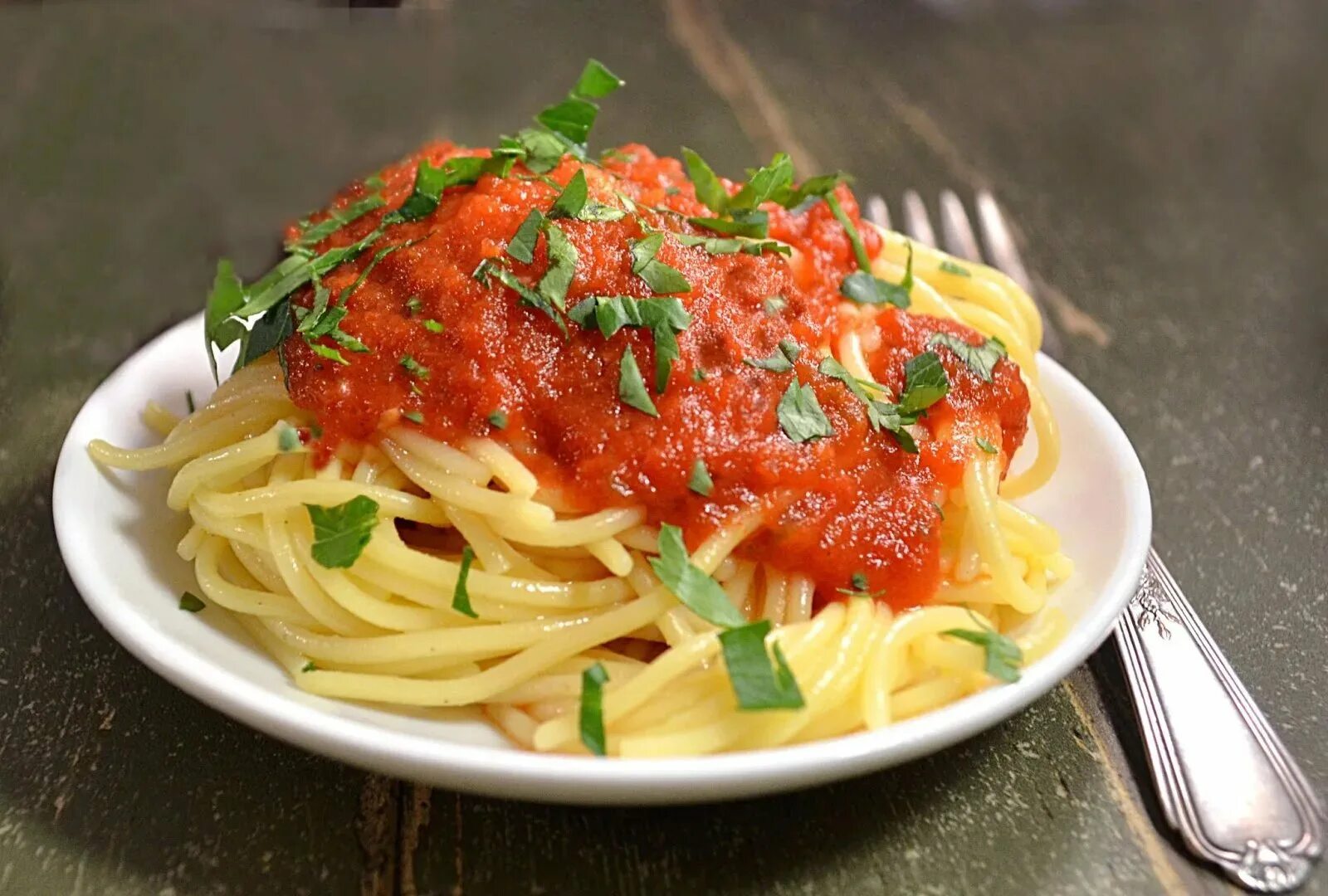 Как сделать соус для макарон. Паста sauce. паста с овощной сальсой. томатный соус с пармезаном к спагетти. спагетти toyuq.