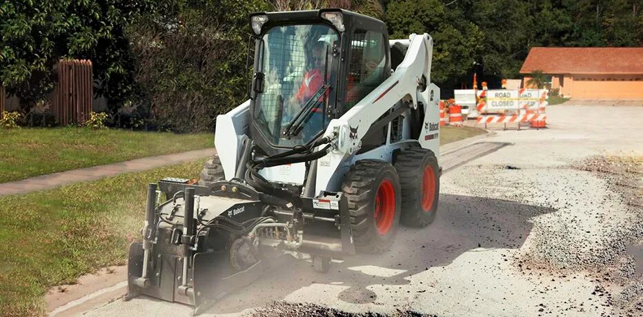 Фреза на бобкэт. Bobcat s570. Мини-погрузчик Bobcat а570. Погрузчик Bobcat s18. Бобкэт 570.