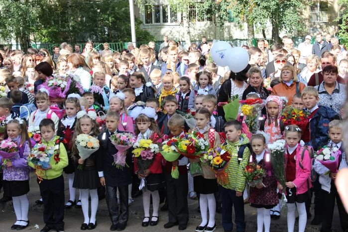 Гимназия 1 ярославль поступление в 10 класс. Гимназия 1 ярославль. Гимназия 10 челябинск внутри. Школа 18 ярославль. Гимназия 1 ярославль поступление в 10 класс.
