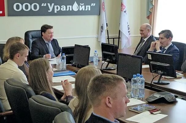 Автомойка уралойл уралмаш екатеринбург. Ооо уралойл пермь. Уралойл пермь. Автомойка на машиностроителей. Митюшников уралойл.