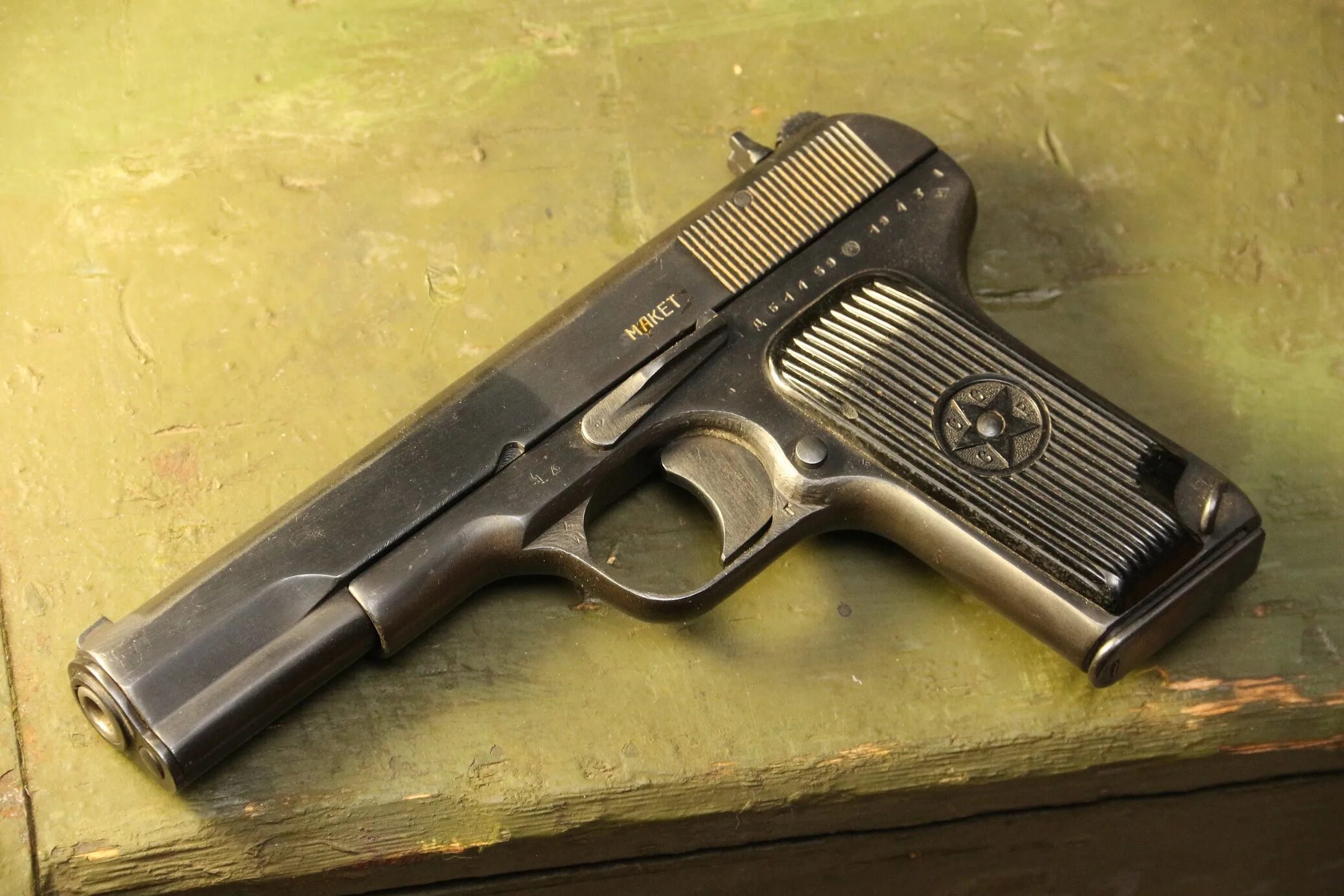 Тт-33 пистолет боевой. Тт 30. Пистолет тт 1942. Пистолет токарева тт. Обойма пистолета тт.