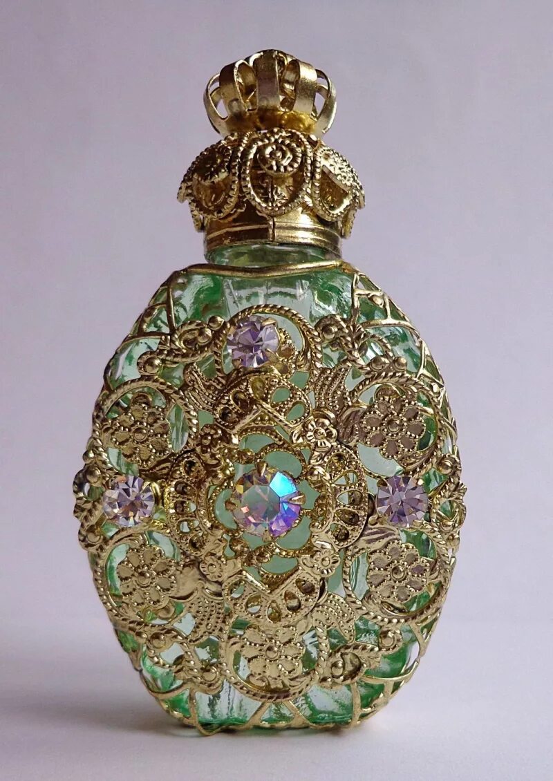 Флаконы духов 19 век чехия. Рене лалик флаконы для духов. Красивые бутылочки для духов. Духи кристалл 2. Флакон для духов.