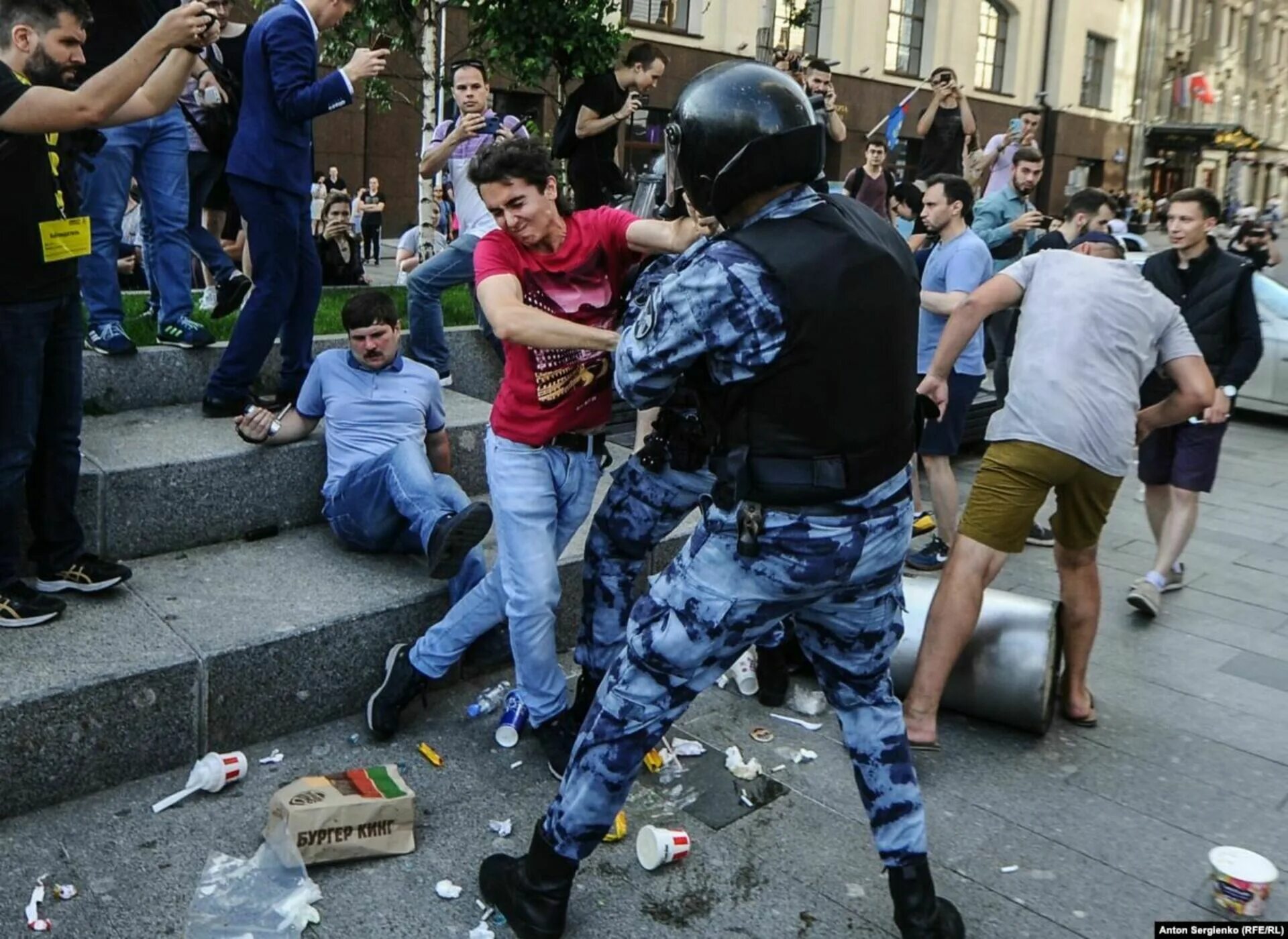 Нового творится. Массовые протесты в России. Массовые беспорядки митинг. Митинги в Москве 2019.