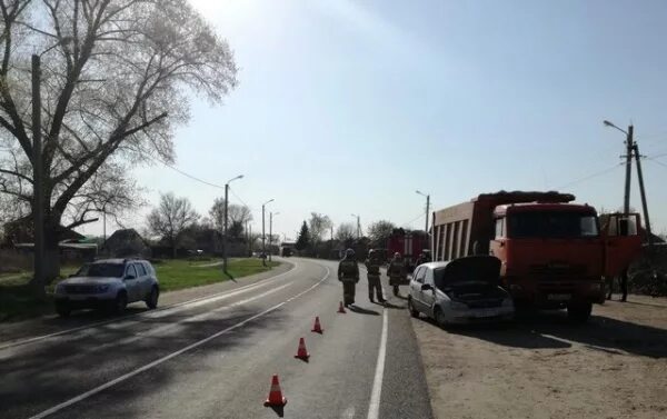 Автобус глушково рыльск. ДТП Рыльский район Курская область. Авария Рыльск Курская область КАМАЗ. ДТП сегодня в Глушково Курской области.