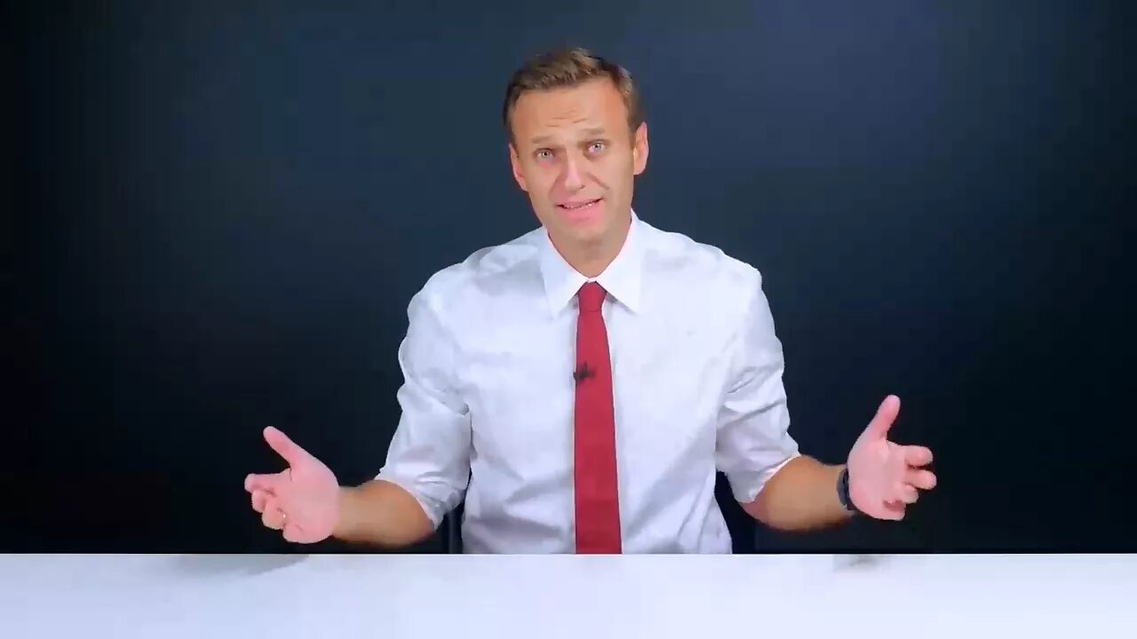 Навального видео показать. Навальный фото.