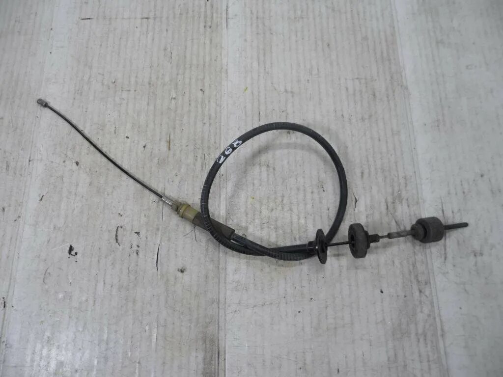 Рено логан 1 трос ручника артикул. Трос сцепления рено логан. 4. Трос сцепления логан 1. Тросик сцепления рено логан 2.