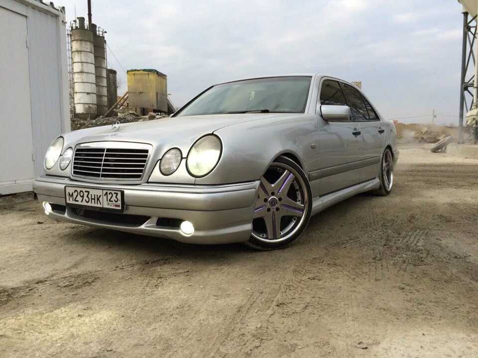 Мерседес е210 купить. Мерседес w210 AMG. Mercedes Benz w210 5.5 AMG. Mercedes Benz 210 AMG. Mercedes e55 AMG w210.