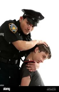 Полиция душит