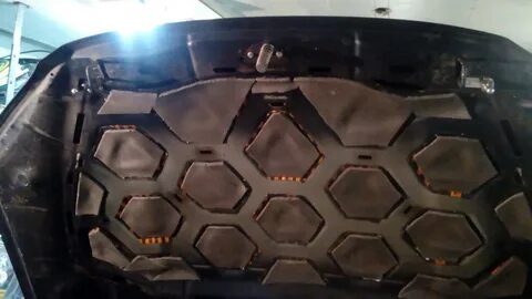 Защита на капот автомобиля