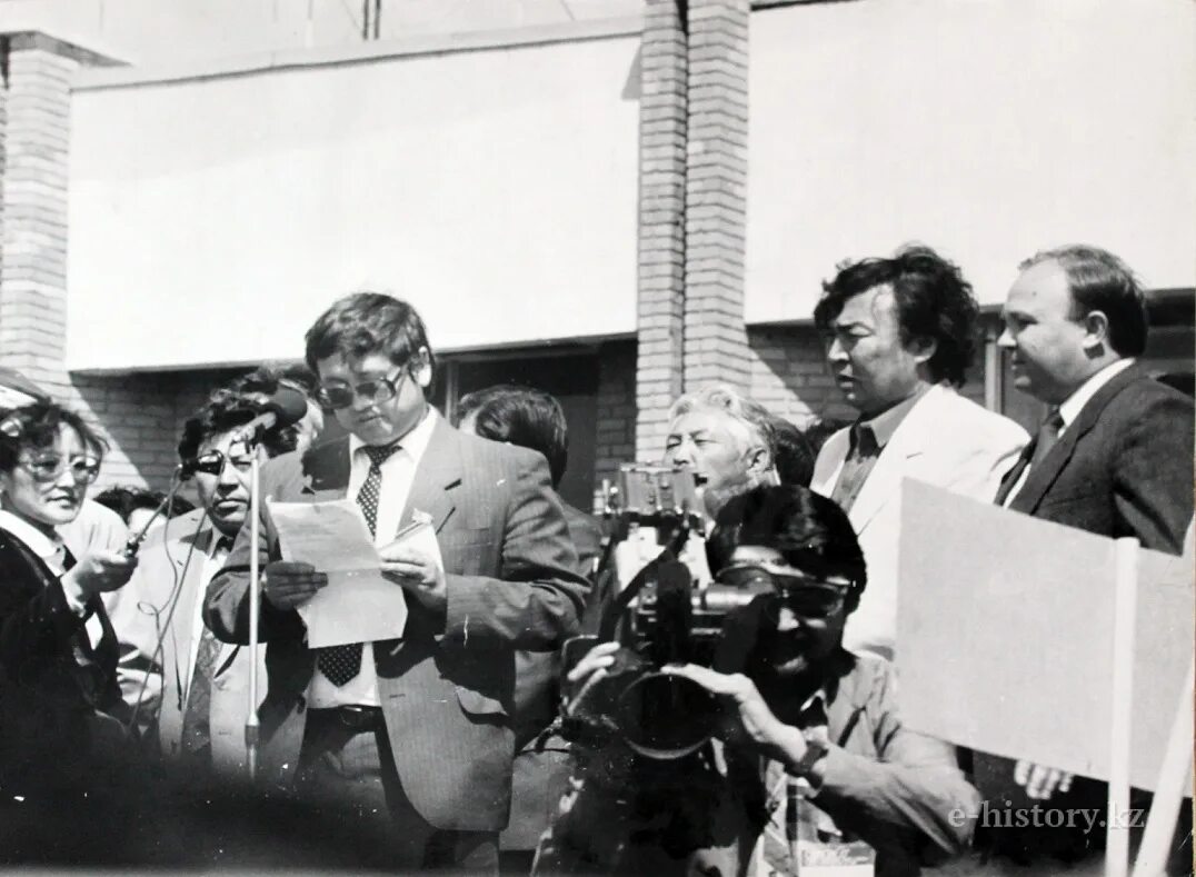 Невада семей қозғалысы. Невада семей олжас сүлейменов. Невада семей қозғалысы. Невада семипалатинск. Семипалатинский ядерный полигон испытания.