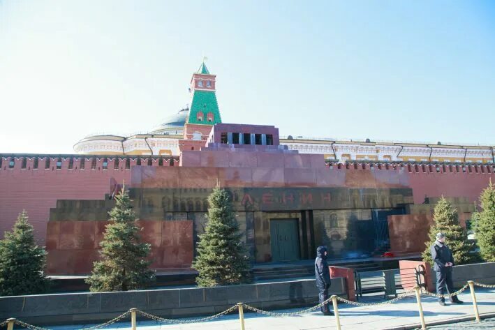 Мавзолей Ленина в Москве. Очередь в мавзолей Ленина. Мавзолей Ленина в Москве внутри. Вынос ленина из мавзолея 2024