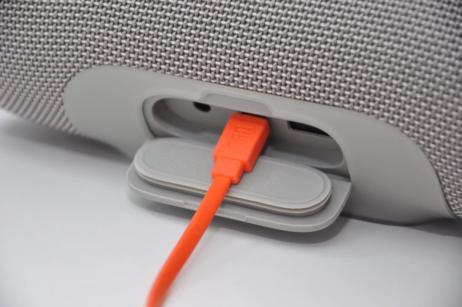 Картинки ПОДКЛЮЧИСЬ К КОЛОНКЕ JBL