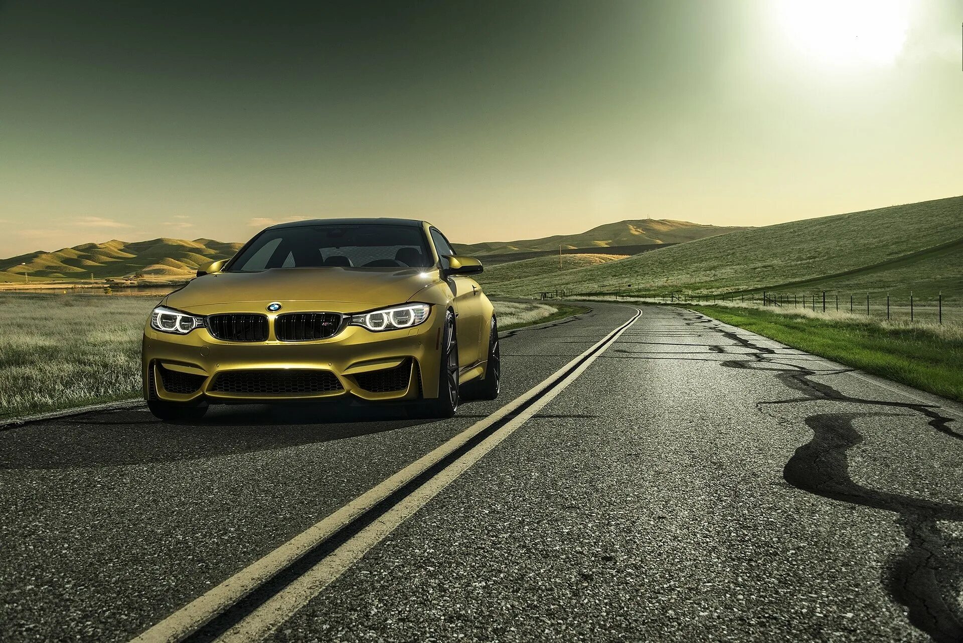 Бмв м4 обои. BMW m4. БМВ м4 ф82. BMW m4 Coupe. BMW m4 Coupe 2014.