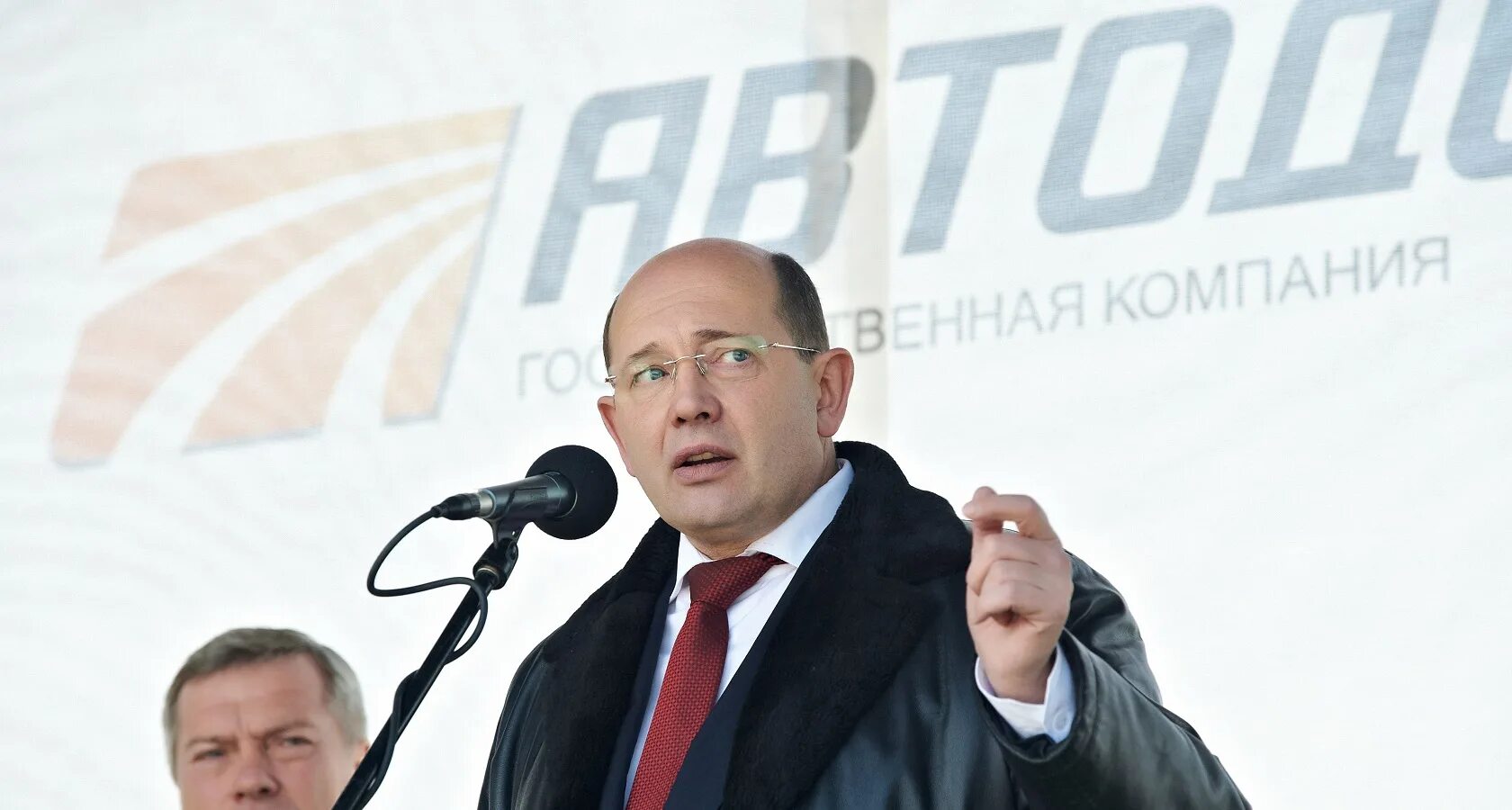 Директор автодора. Глава автодора сергей кельбах. назарьев дмитрий александрович гк автодор. кохановский сергей леонидович гк автодор. антропов гк автодор.