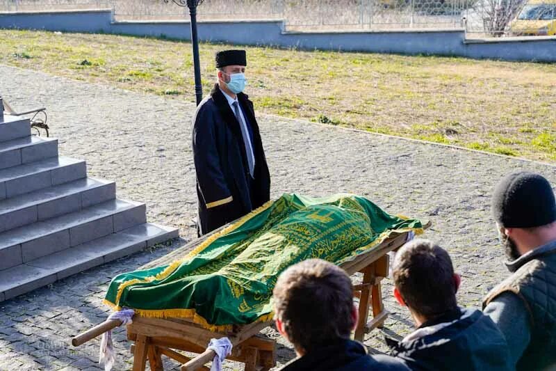 Можно ли посещать кладбище в исламе. Мусульманские захоронения. Кладбище мусульман.