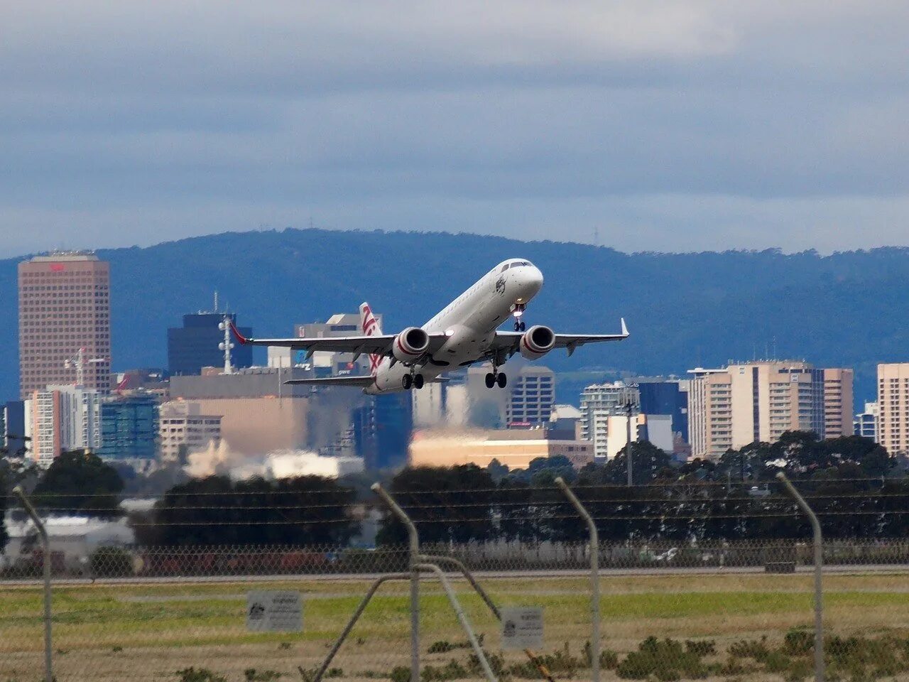 When will UK flights resume? Latest update from EasyJet, Ryanair, Jet2, TUI and 