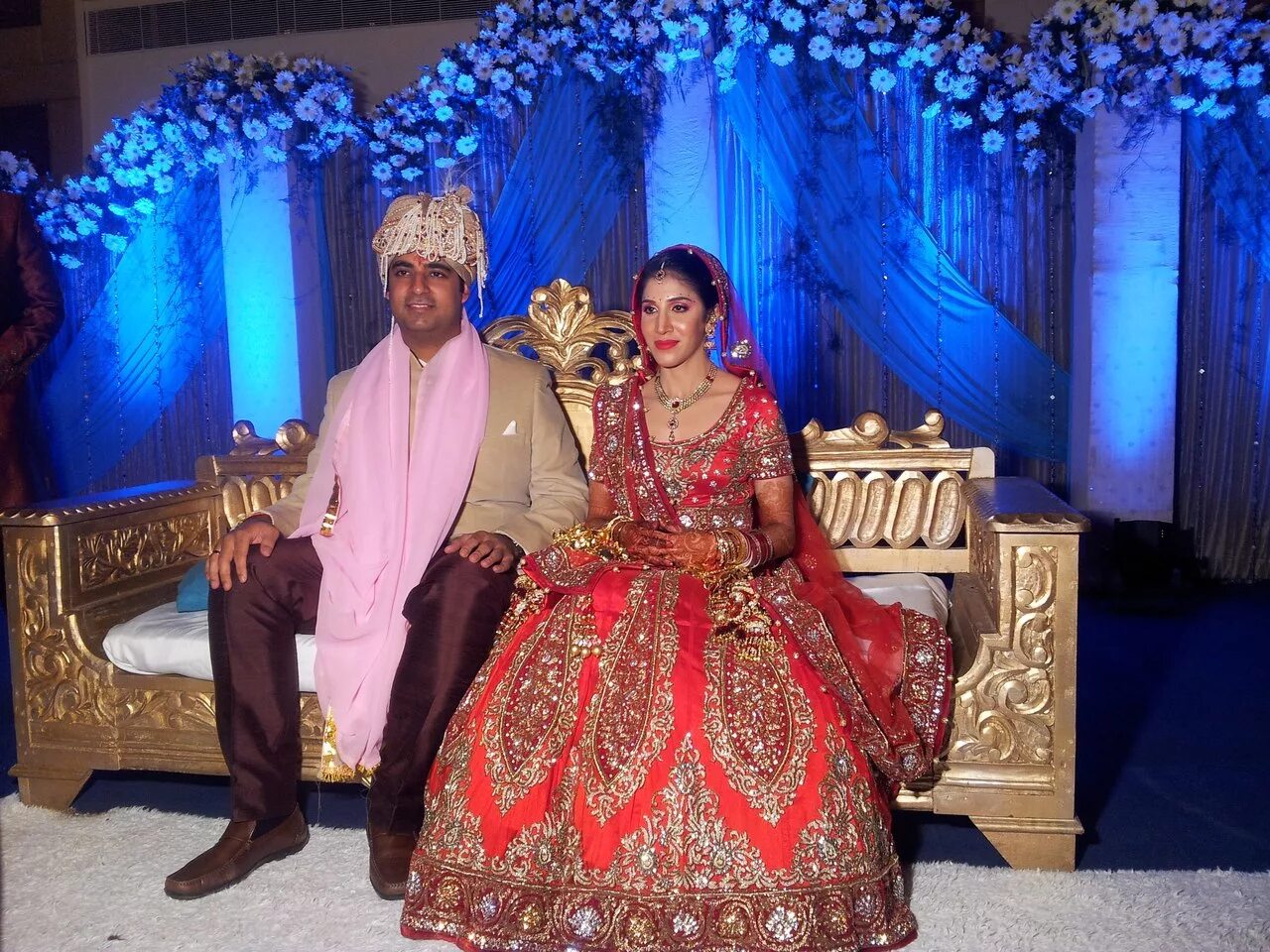 Ваниша Миттал и Амит Бхатиа свадьба. Индийская свадьба. Наряды Свадебные богатые. Индийские жених и невеста. Русско индийские браки