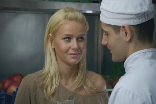 Екатерина Кузнецова В Розовом Белье – Кухня (2012)