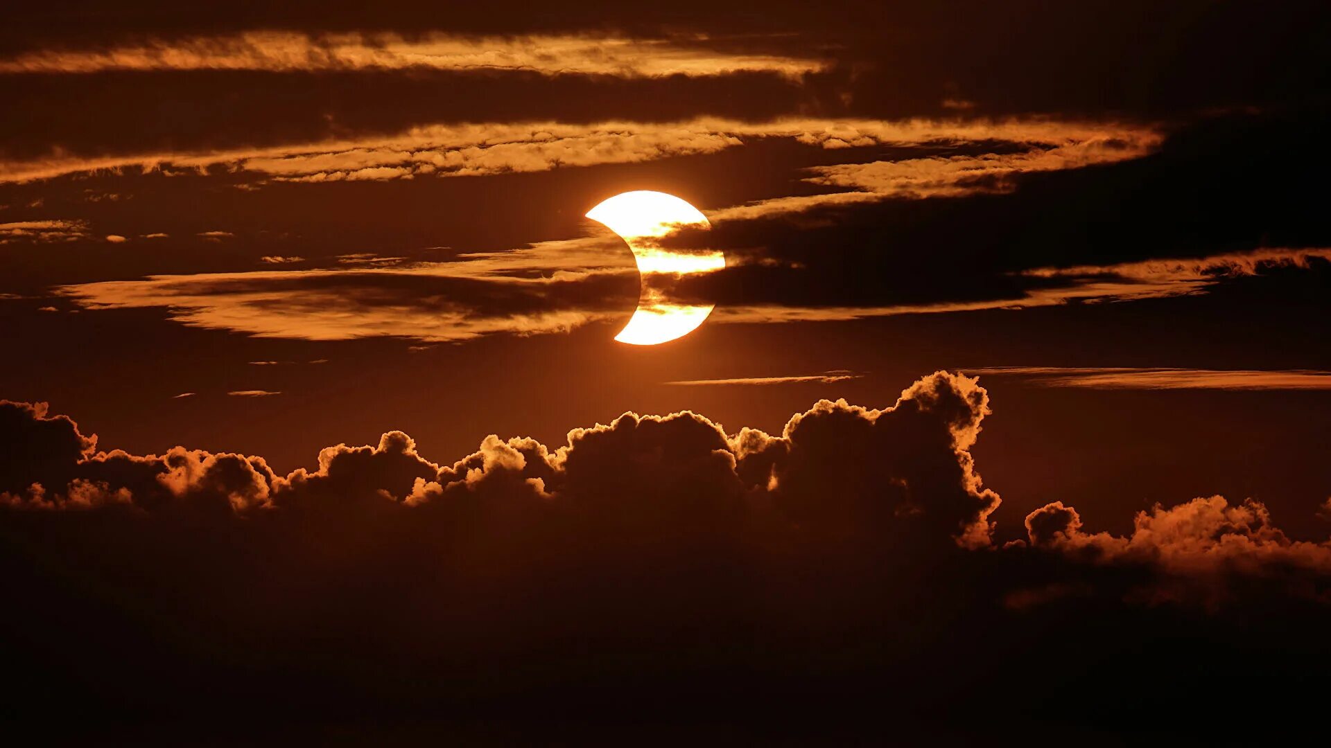Солнечное затмение 9 апреля 2024. Солар Эклипс. Затмение. Затмение солнца. Солнечное затмение фото.
