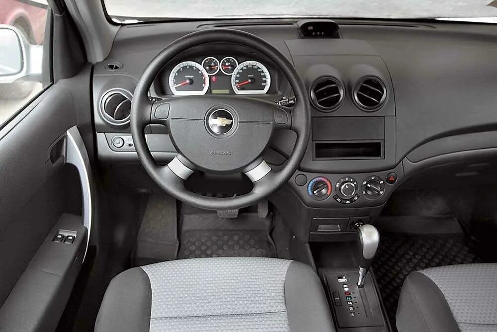 Chevrolet aveo 2008 седан салон. Шевроле калос 2008. Chevrolet aveo 2008 салон. Chevrolet aveo 2007 салон. Авео т200 комплектации.