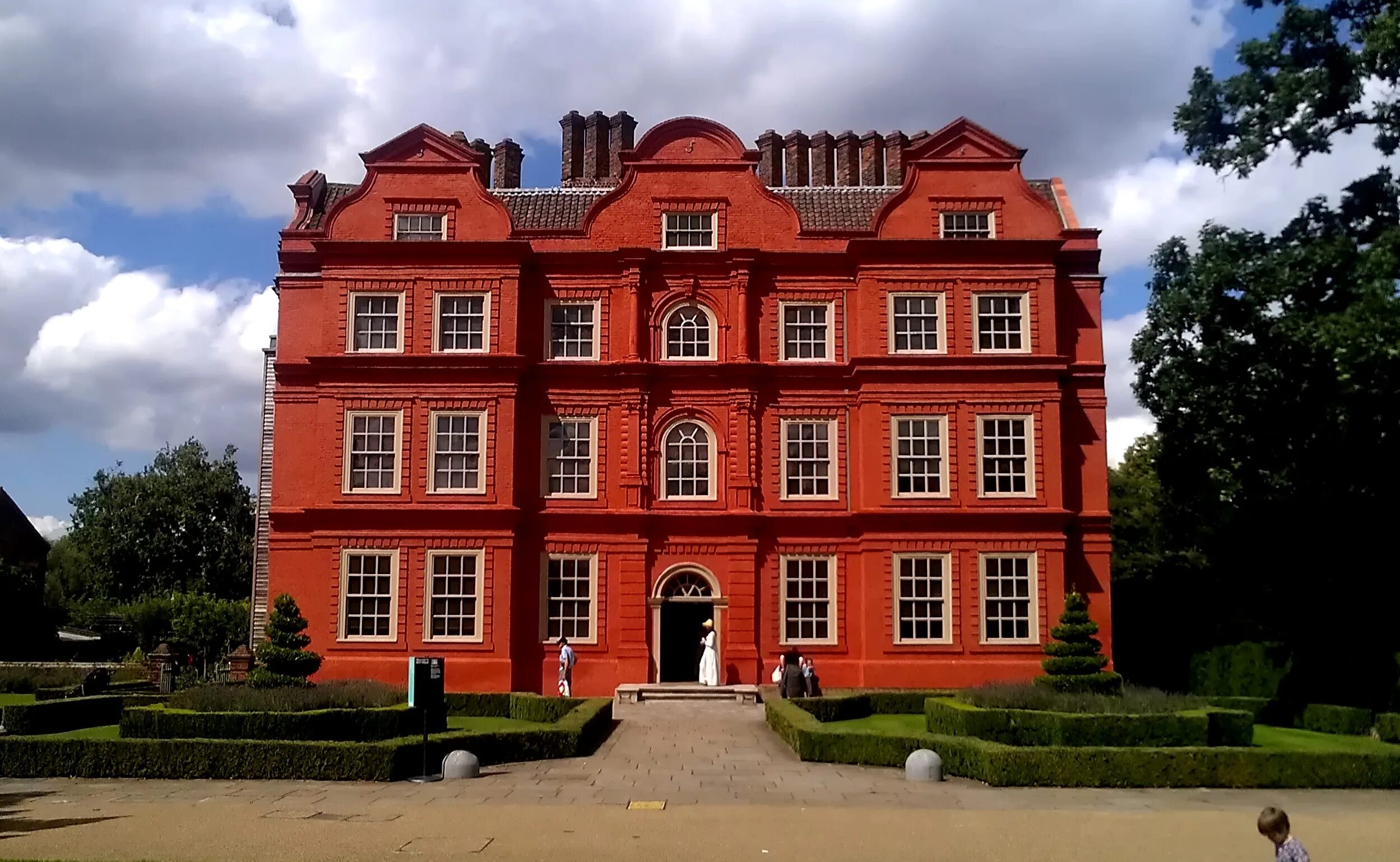 Голландская дом 3. Kew Palace. Дворец Кью. Дворец Кью Королевские Ботанические сады Кью. Кью-Палас в Лондоне.