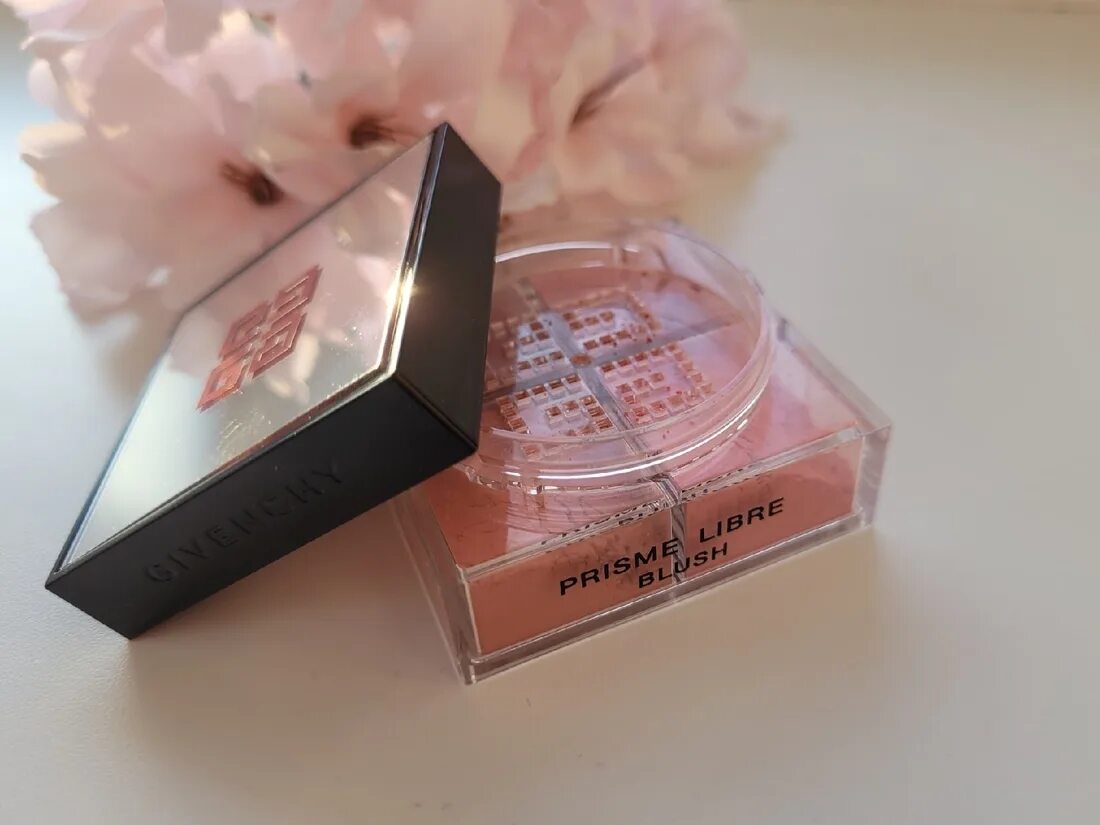 Givenchy Prisme libre blush 01. Givenchy Prisme libre blush 02. Givenchy Prisme libre blush 03.