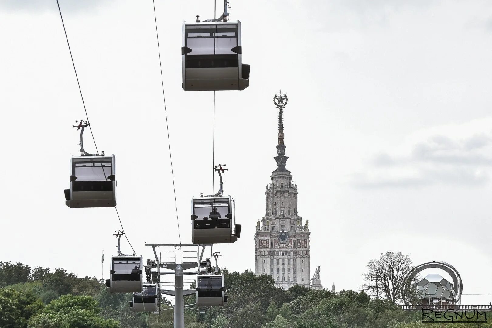 Воробьёвы горы Москва канатная дорога. Московская канатная дорога на Воробьевых горах. Фуникулер Воробьевы горы. Парк Лужники канатная дорога.