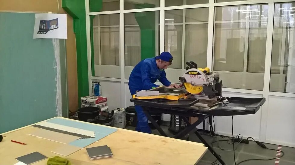 Строительный колледж маляр. Строительный колледж вологда. Маляр строительный, штукатур колледж. Кимры колледж профессия маляр. Мастерская маляр.