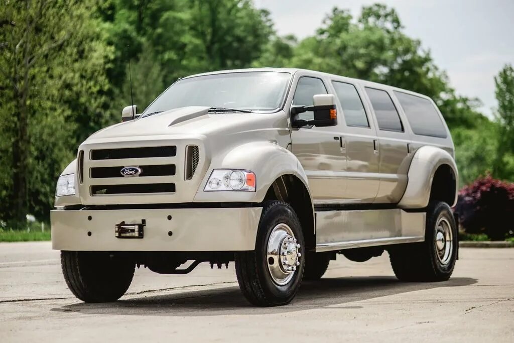 Модели больших машин. Ford f650. Форд Экскурсион f 650. Форд ф 650 Экскурсион. Большой джип Форд ф 650.