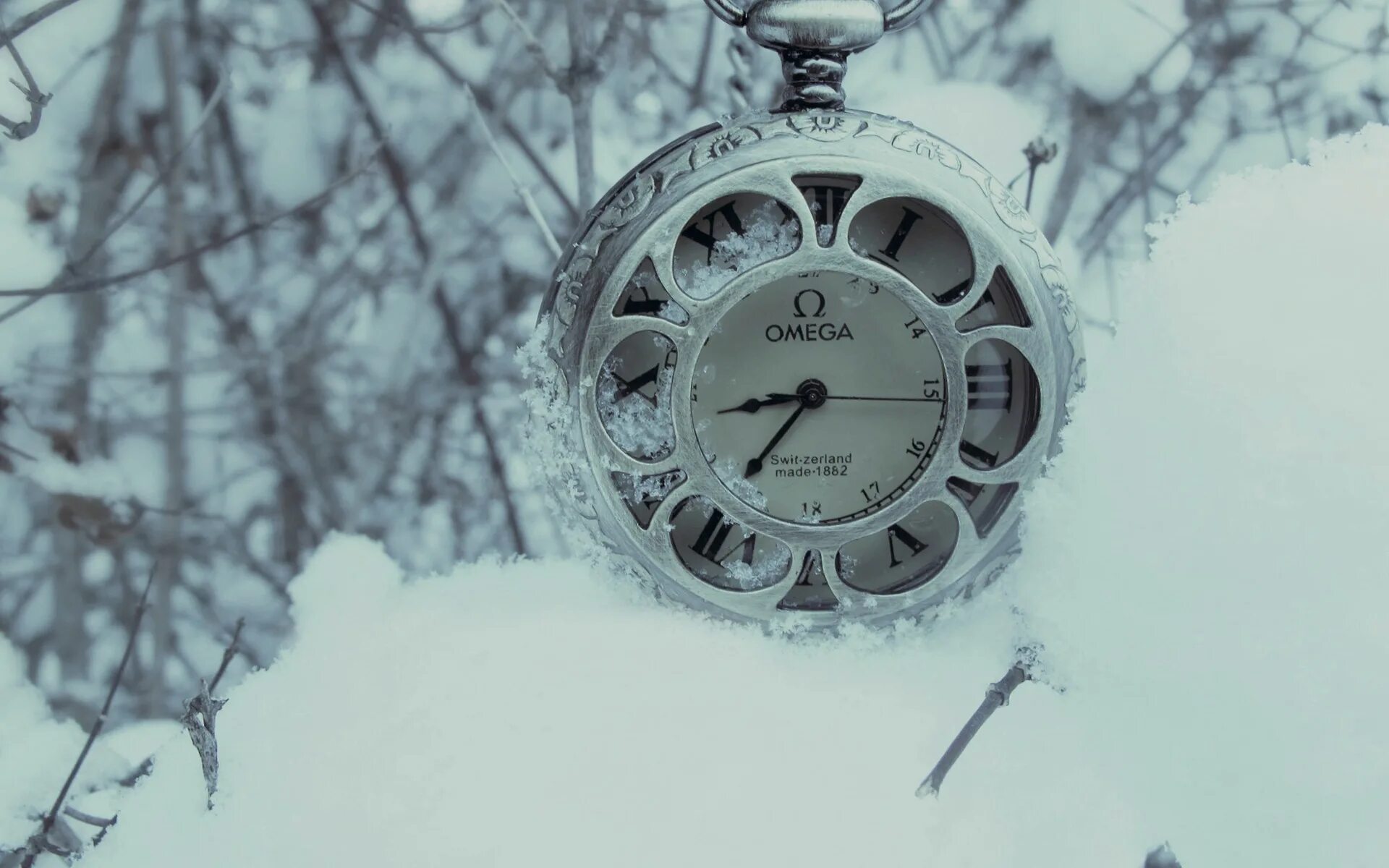 Снежные часы. Сказочные часы. Новый год часы снег. Утро зима. Your time winter.