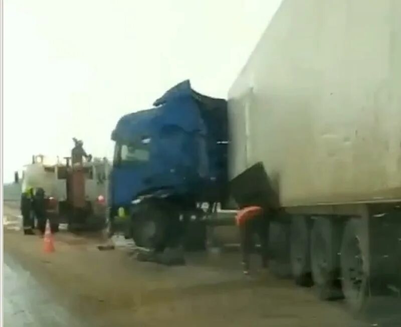 2021. дтп на рмз в сызрани. сызрань фуры. дтп в похвистнево гранта врезалась в камаз. Lada фура.