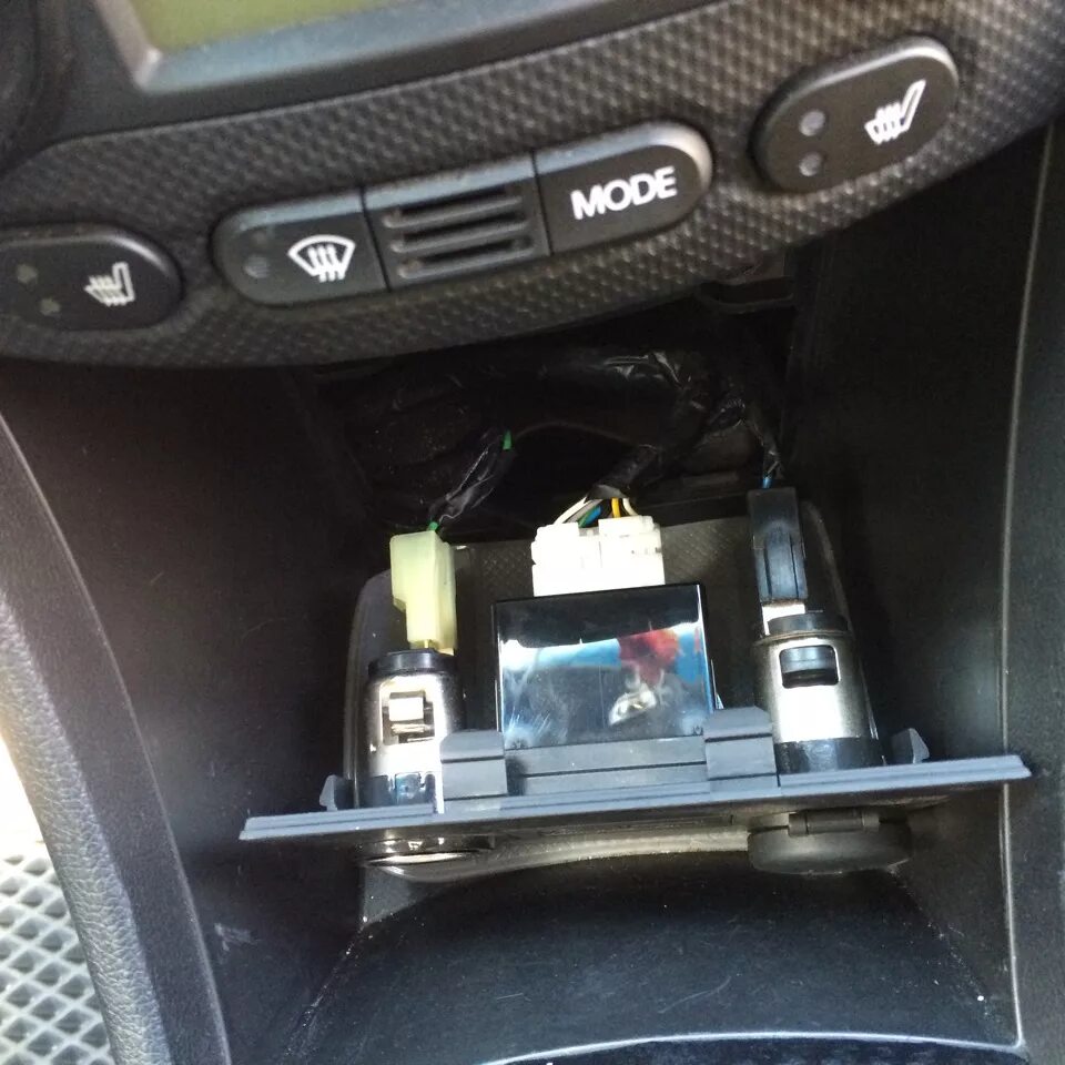 Как снять прикуриватель на солярисе Установил USB взамен прикуривателя. Hyundai Solaris (2G), 1,6 л, 2019 года про