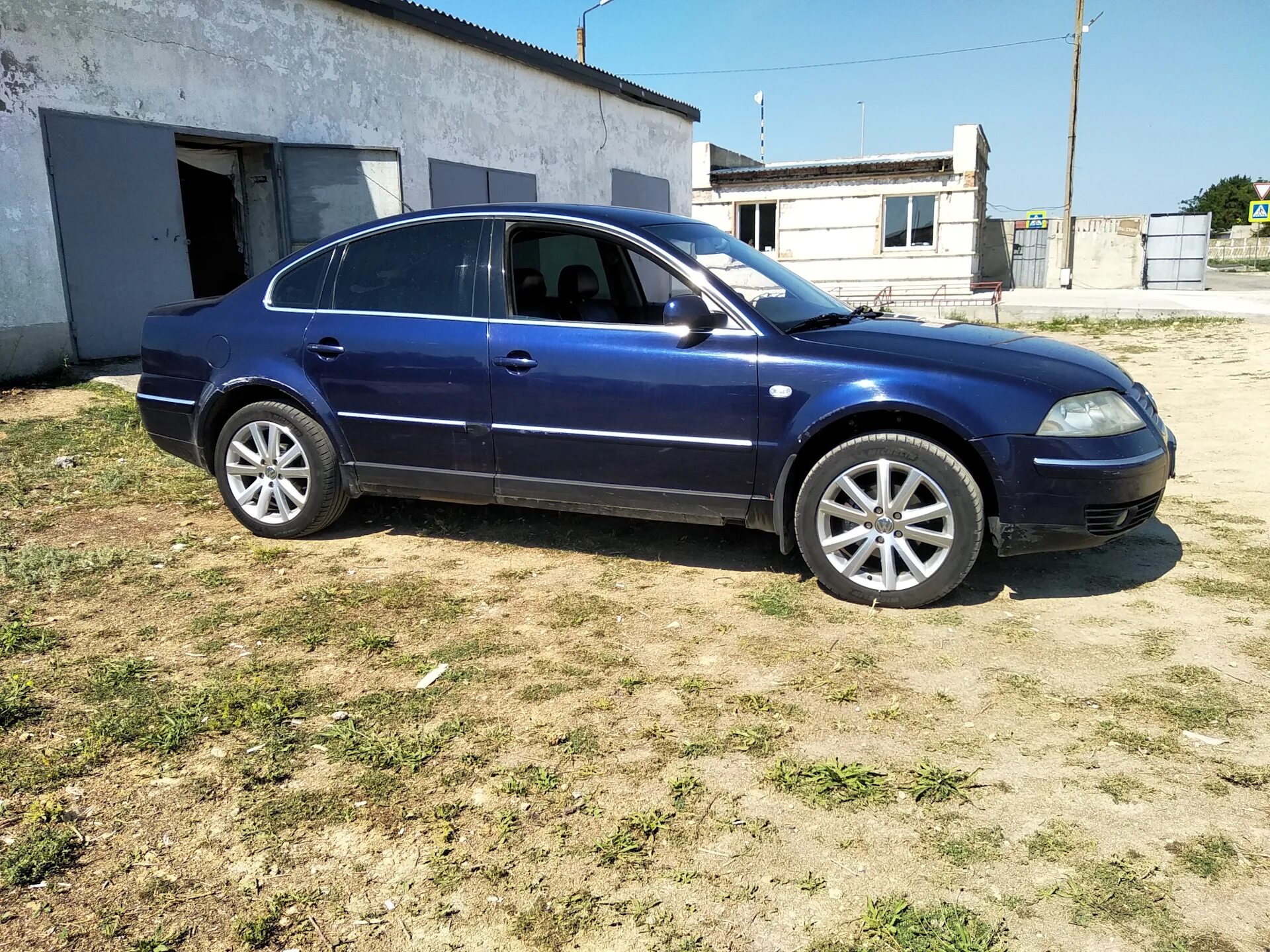 93 b 5. Volkswagen b5 на дисках. Passat b5 r16. Фольксваген б5 2001. Диски r16 Passat b5.