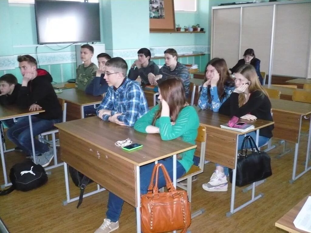 Сайт школы 14 волжский. Школа зеленый шум волжский. Моу сош 14 зеленый шум волжский. 14 школа волжский. Школа 19 волжский.
