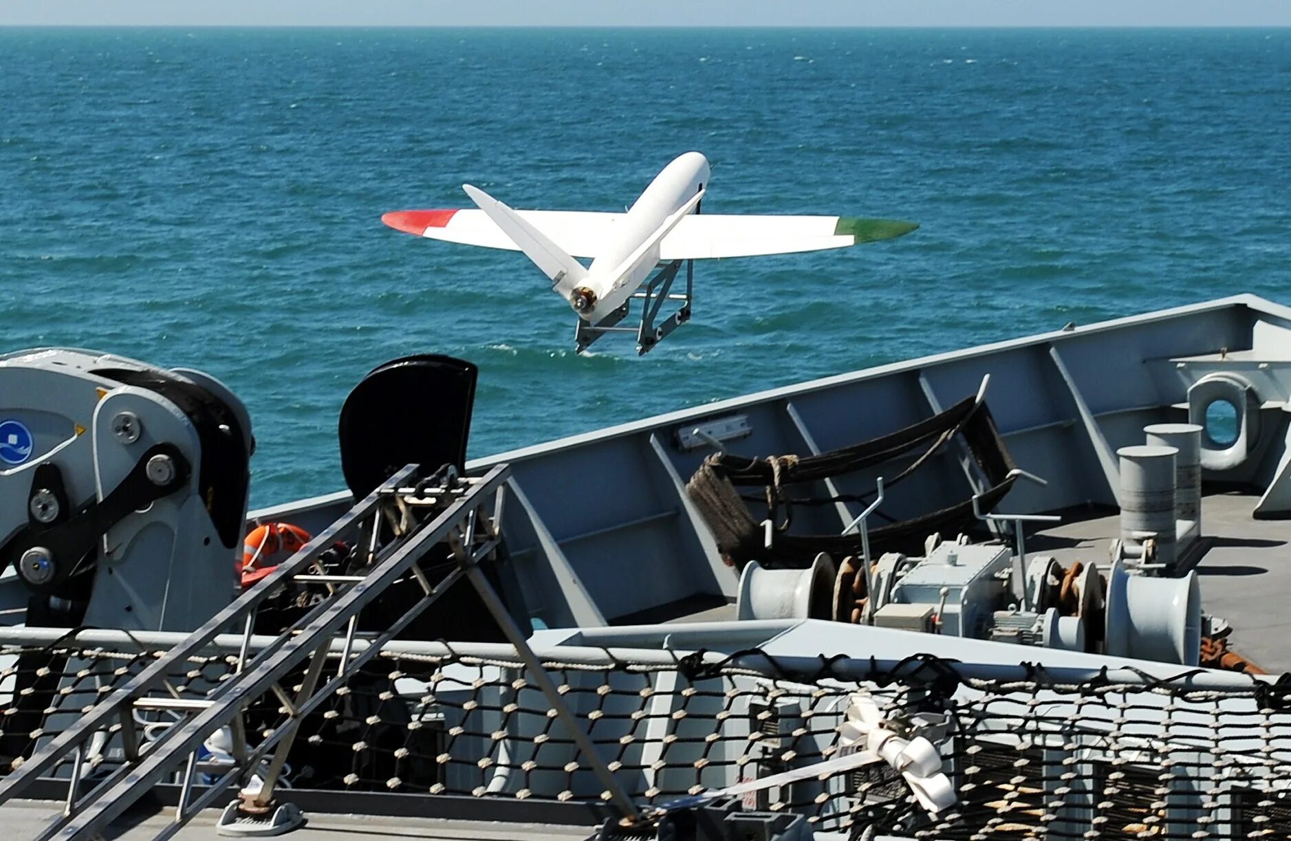 «scaneagle uas». Спасательные дроны. Camcopter s-100. Российские морские беспилотники. Бпла горизонт эйр s-100.