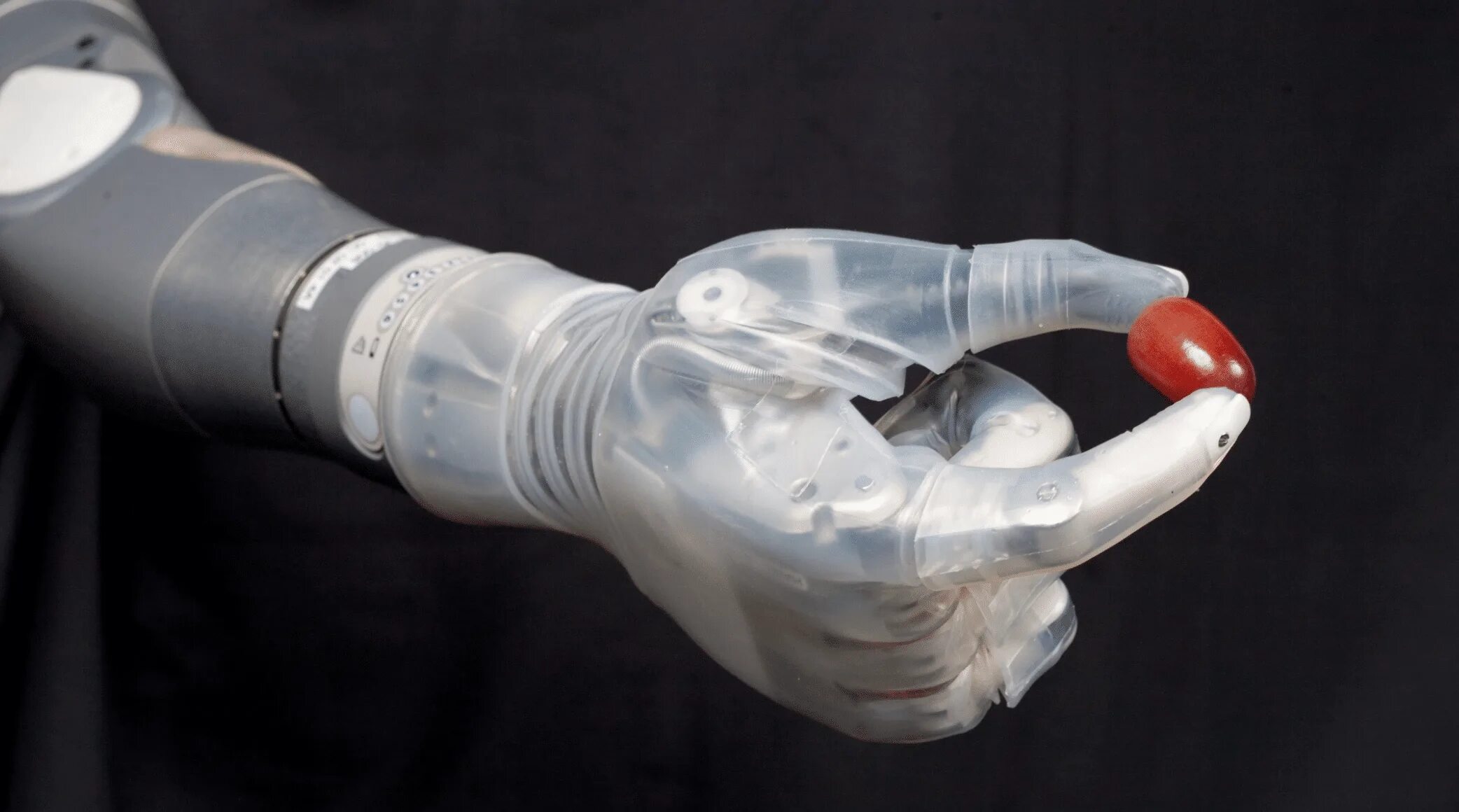 Протез. Бионическая рука. Искусственные импланты органов. Электроды в бионическом протезе.