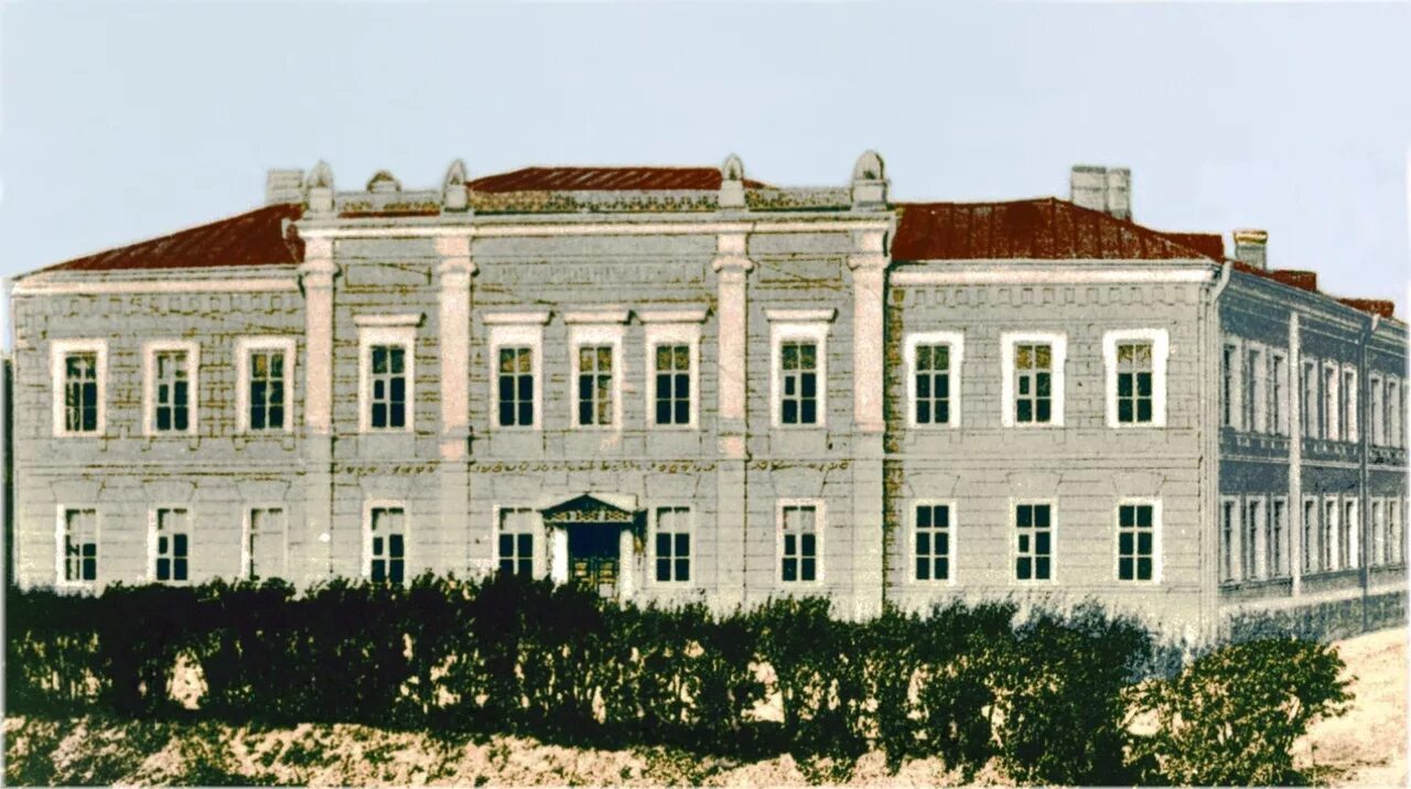 Здание могилевского кадетского училища. Кадетское училище могилев. Площадь орджоникидзе могилев. Пту могилёв. Мгуор могилёв.