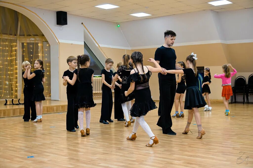 школа атмосфера. танцевальная студия атмосфера. атмосфера танцы. танцевальная студия нижний новгород. современные танцы.