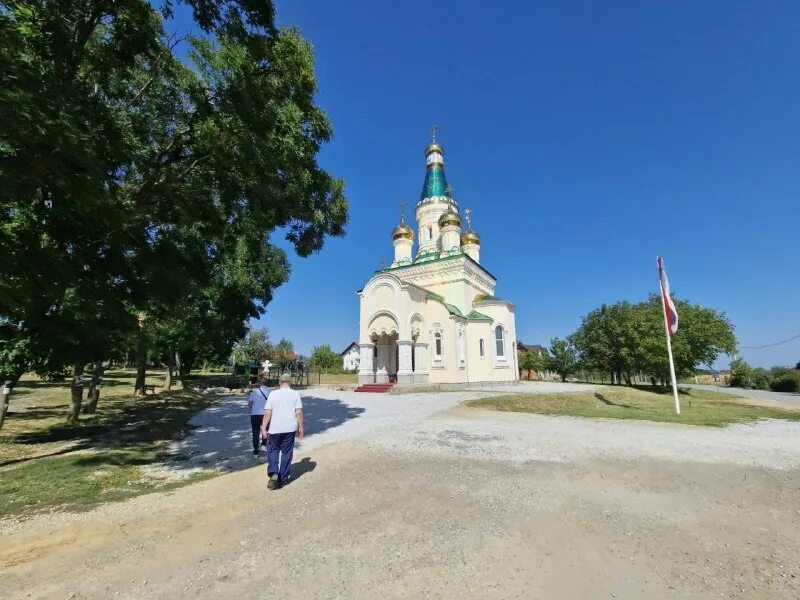 памятники архитектуры охраняемые юнеско в чернигове. храм святых мучеников в спб. москва. храм станет место. храм красная пахра.