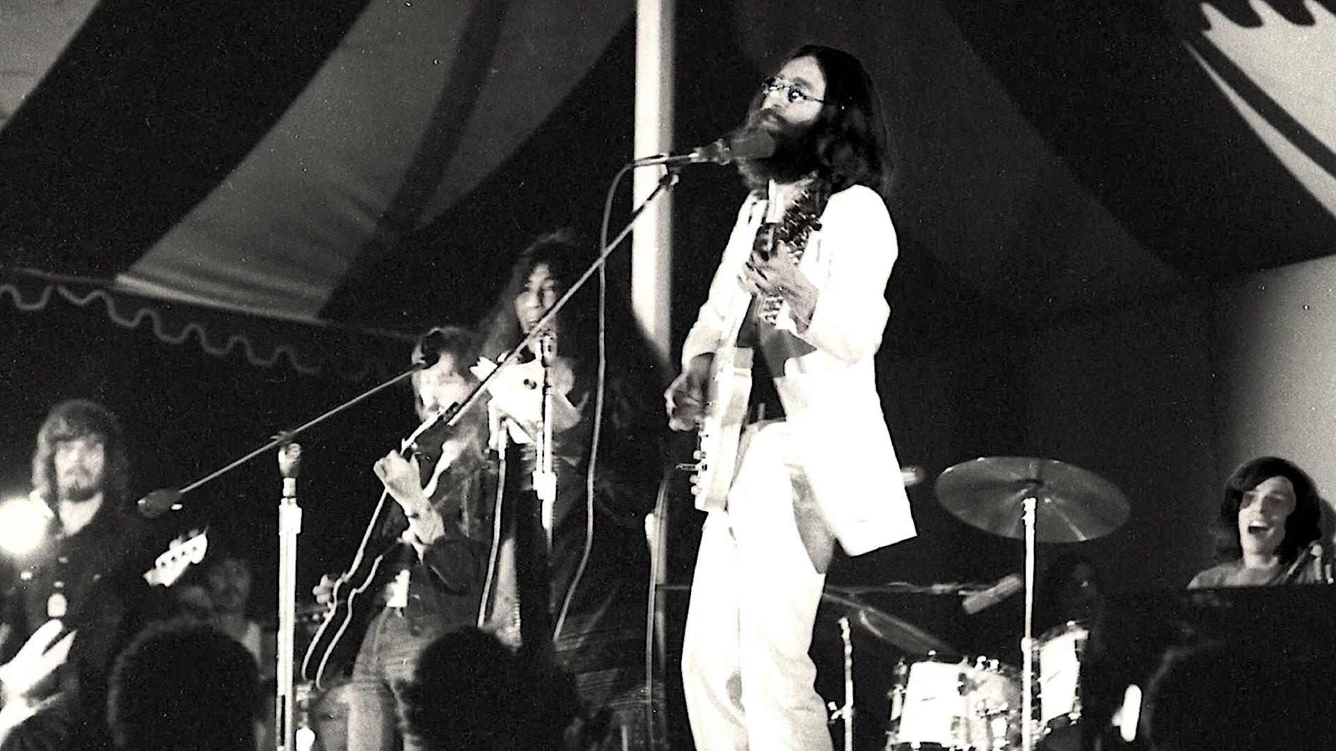 Plastic band. Lennon дискография. Группа plastic ono band. Plastic ono band джон леннон. Plastic band.